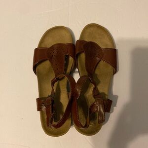 Nicole 8.5 brown sandal with 2.5” heel